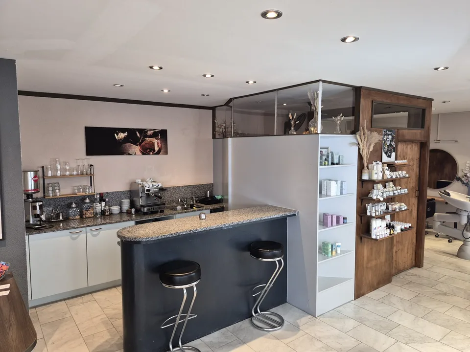 Coiffeuse gesucht – Untermiete in Zürich kreis 4