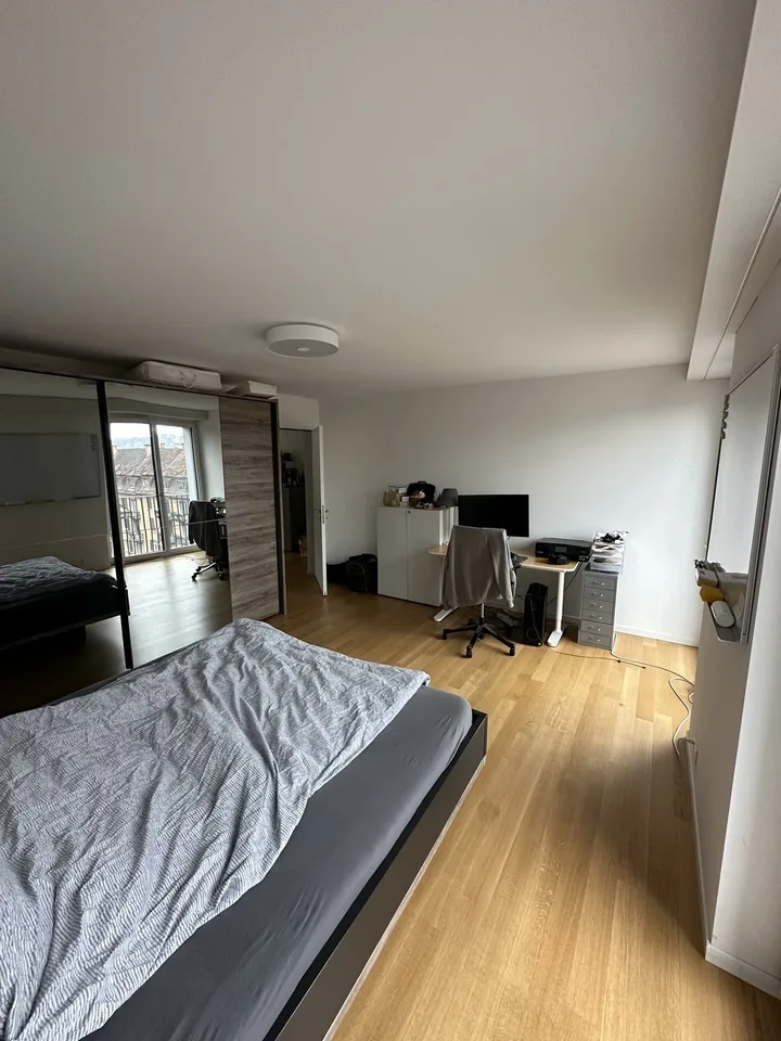 WG-Zimmer in neu renovierter 3.5Z Wohnung am Schaffhauserplatz (befristet)