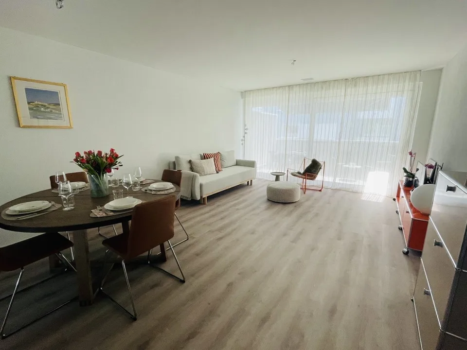 Moderne 2.5-Zimmer-Wohnung mit zwei Balkonen in Zürich – Neubau «Neovita»
