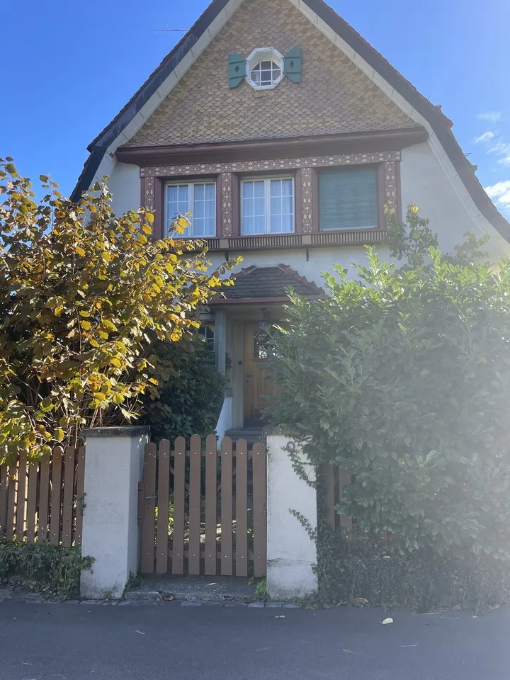 For Rent — Exceptional Room in a  Villa