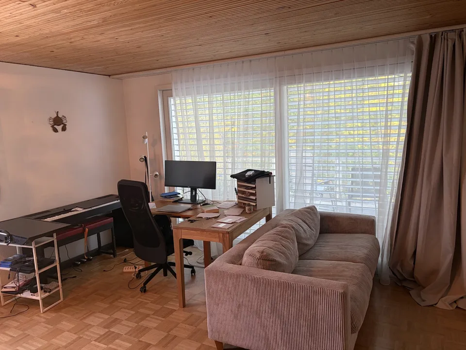 Möbliertes Zimmer direkt am See