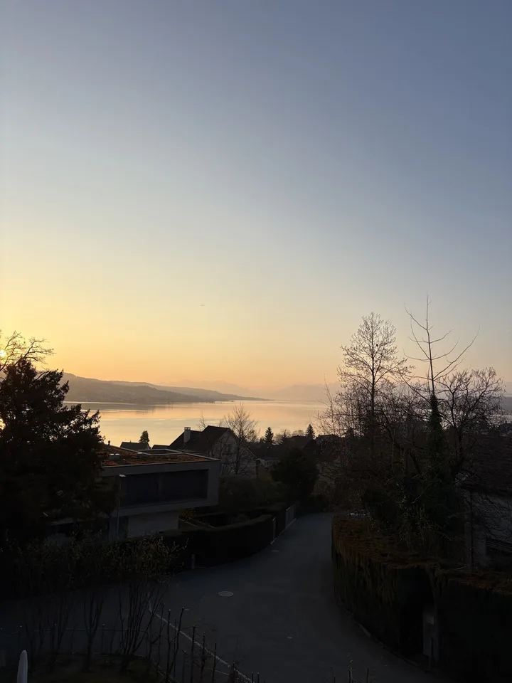 Wunderschöne möblierte 3.5 Zimmer Neubauwohnung mit Seesicht in Thalwil zur Zwischenmiete