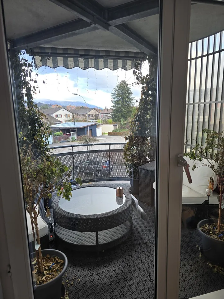Suche Mitbewohnerin/er für schöne 3 Zi.Wohnung. Solothurn West
