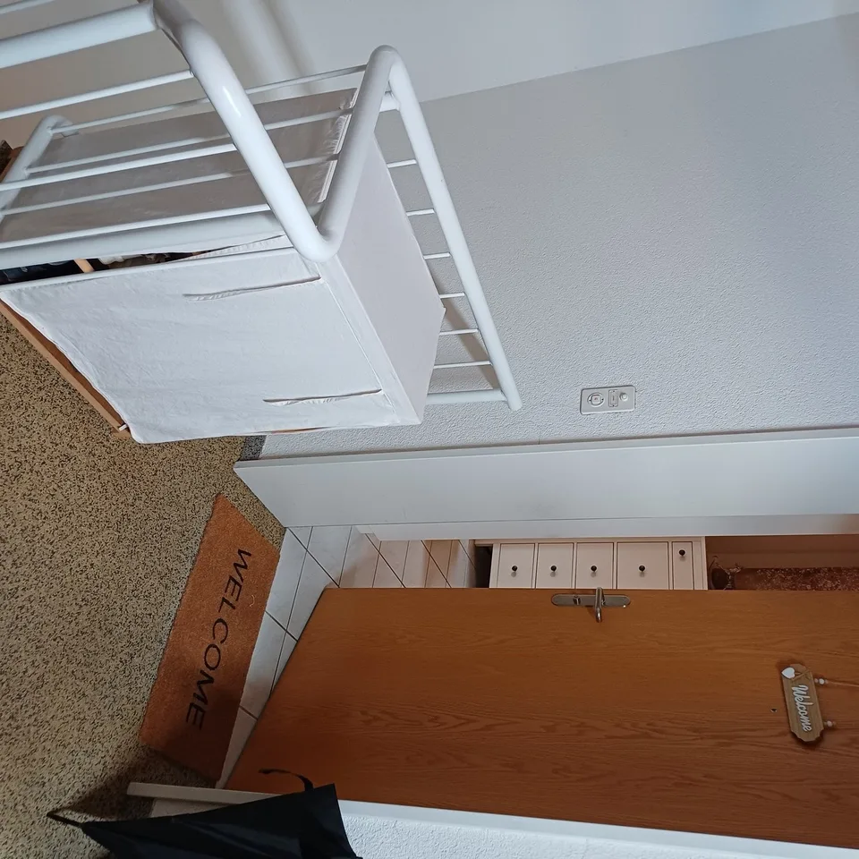Helle 2 1/2-Zi.-Dachwohnung mit 3 Reduits & 2 Kellerabteilen-Top Lage!