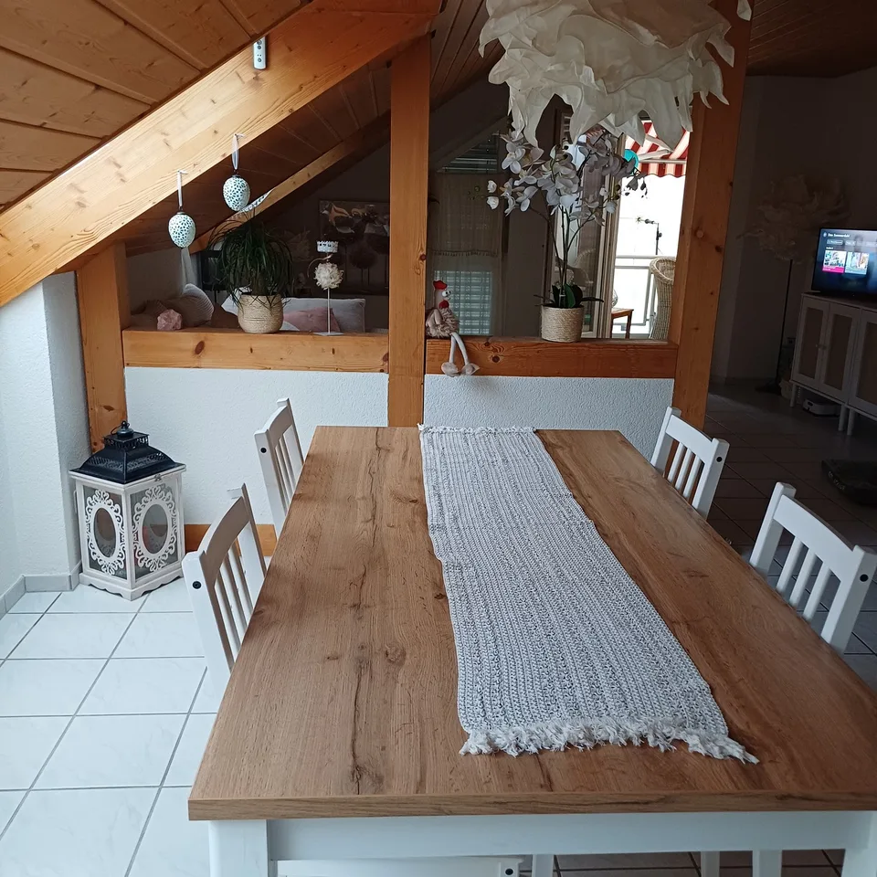 Helle 2 1/2-Zi.-Dachwohnung mit 3 Reduits & 2 Kellerabteilen-Top Lage!