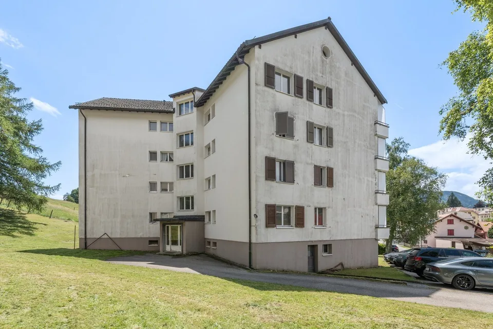 Rénové - balcon - bon emplacement