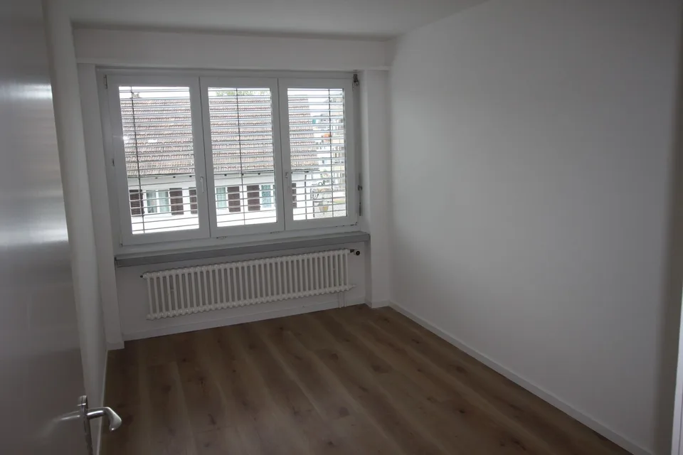 Helle renovierte 4,5 ZiWhg, nahe Zentrum und Kantonspital
