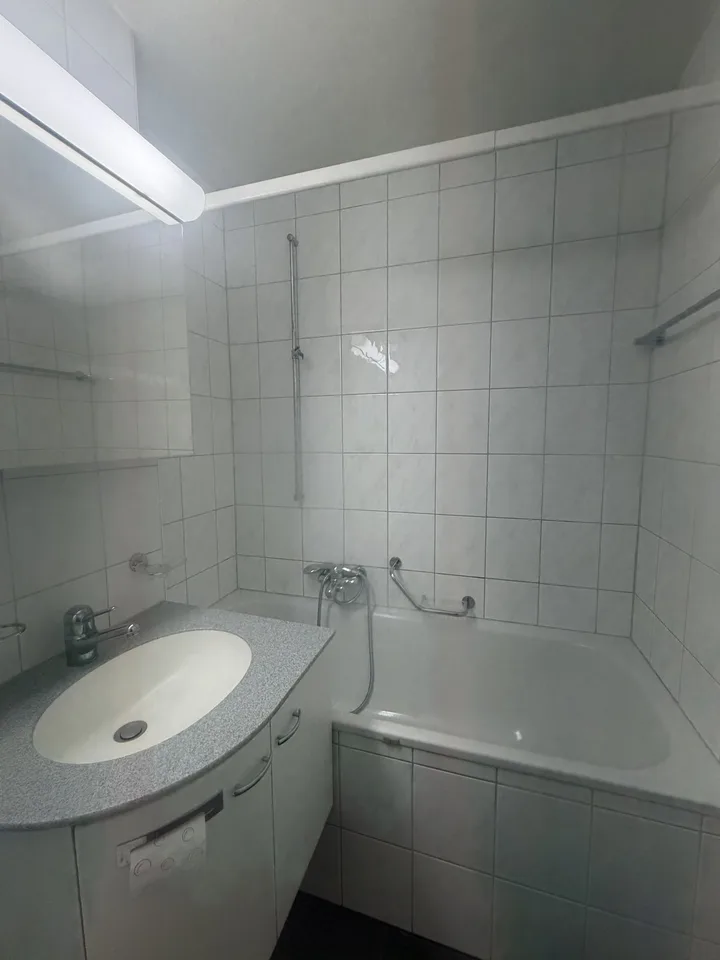 Tolle Wohnung mit grossem Balkon und schöner Sicht