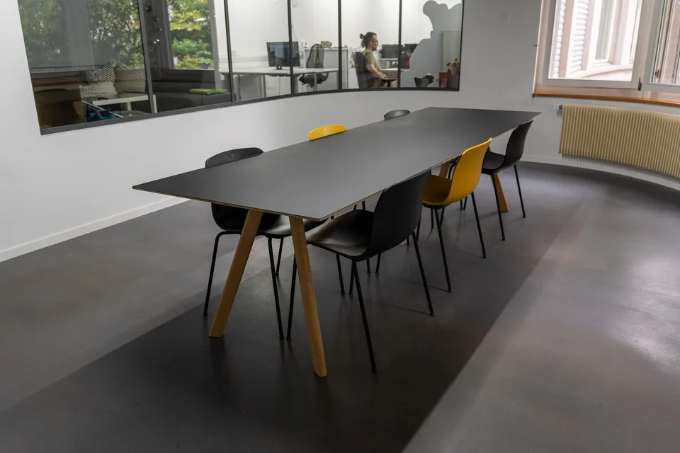 "Zentrales, modernes Büro mit vielen Extras!"