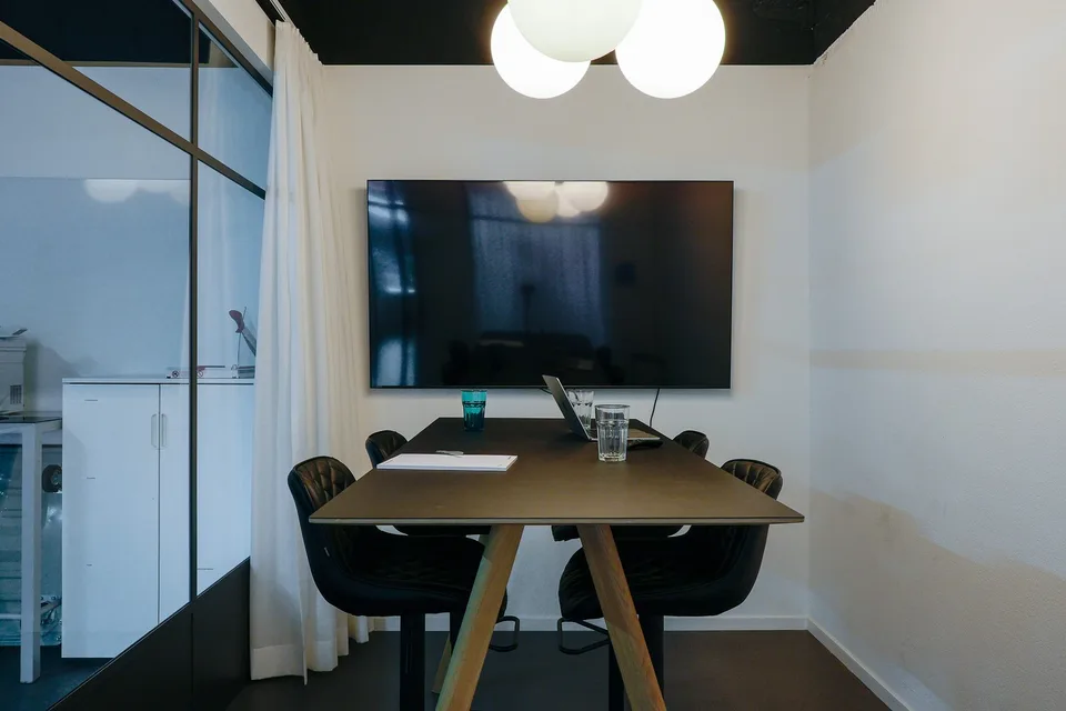 "Zentrales, modernes Büro mit vielen Extras!"