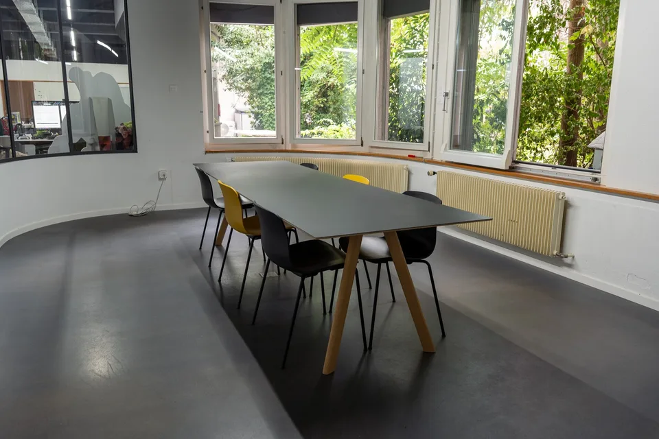 "Zentrales, modernes Büro mit vielen Extras!"