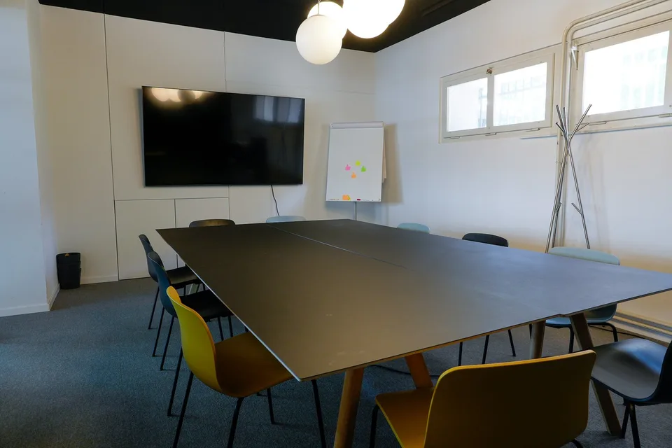 "Zentrales, modernes Büro mit vielen Extras!"