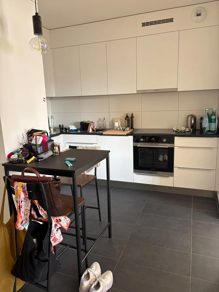 À louer – Spacieux appartement de 4 pièces avec balcon à Genève