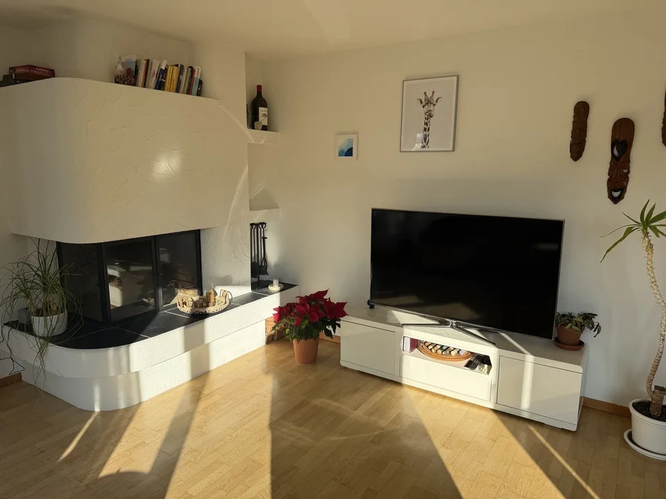 Helle 3,5-Zimmer-Wohnung mit riesigem Balkon (befristet, Übernahmemöglichkeit)