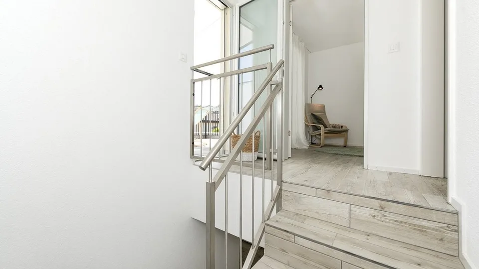 EINZIGARTIGE MAISONETTE-WOHNUNG IN SAFENWIL