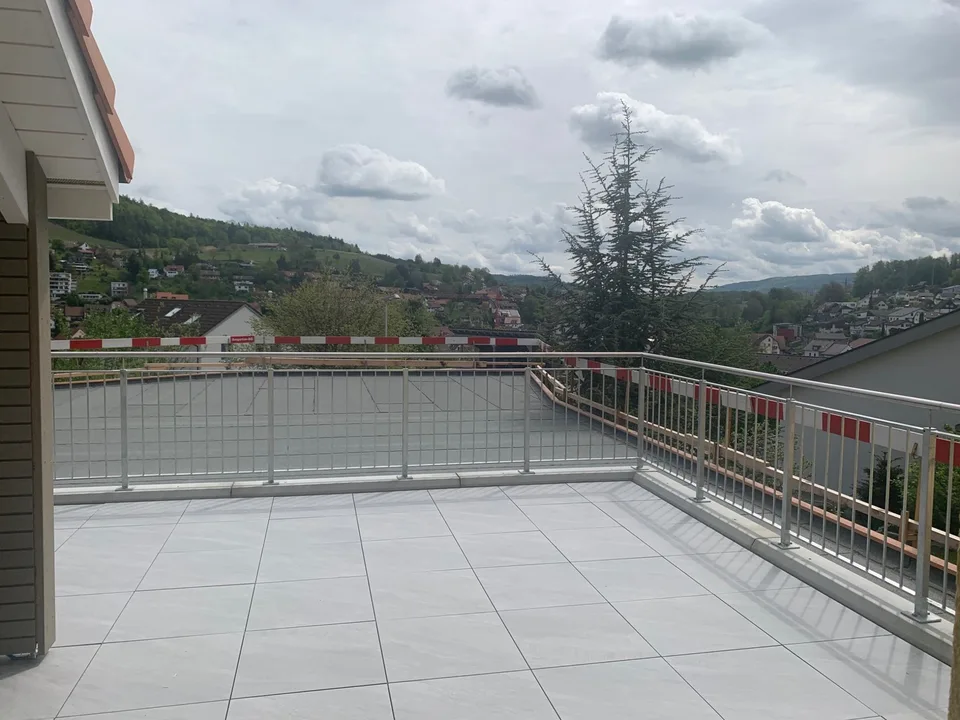 2.5-Zimmer-Maisonette, 54 m², mit knapp 30 m² Dachterrasse und Weitblick