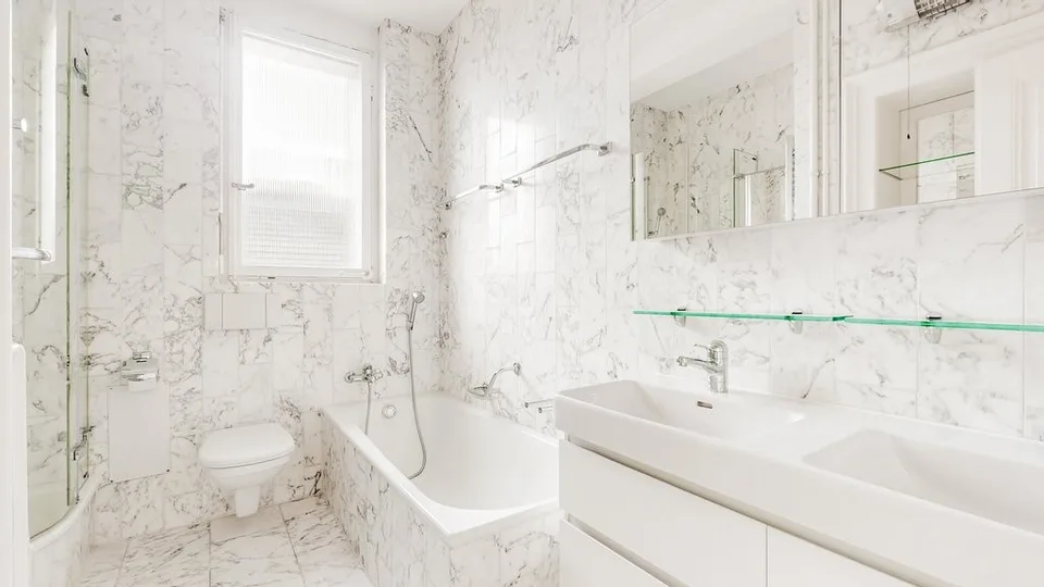 Luxuriöse Wohnung mit Schlossblick, Pool und grosser Terrasse!