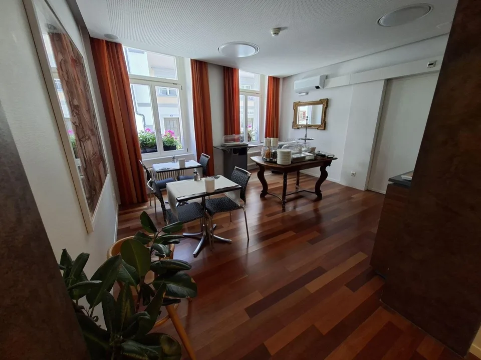 Wunderschönes, möbliertes Zimmer mit eigenem Bad in der Altstadt