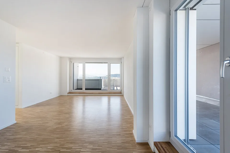 totalsanierte 3.5 Zimmer-Attikawohnung - exklusive Aussicht im 11. OG
