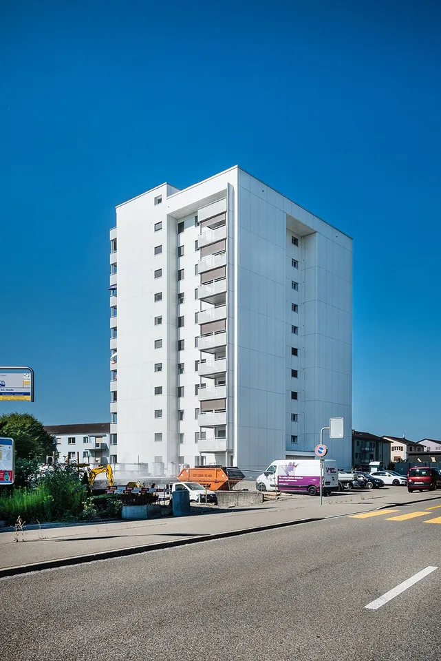 totalsanierte 3.5 Zimmer-Attikawohnung - exklusive Aussicht im 11. OG