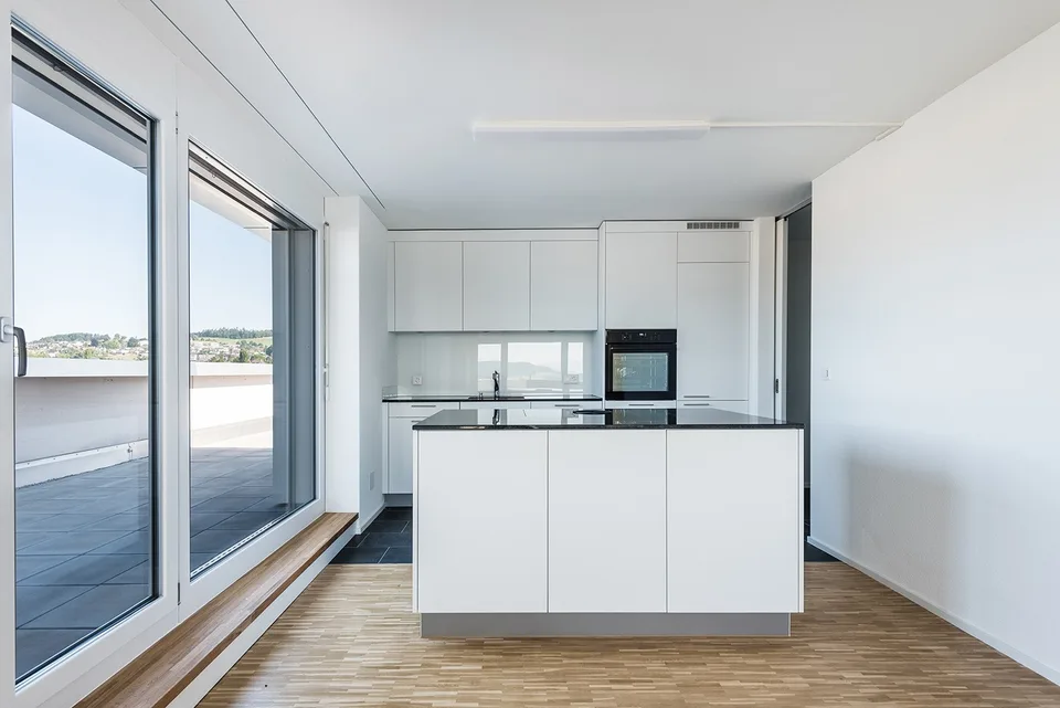 totalsanierte 3.5 Zimmer-Attikawohnung - exklusive Aussicht im 11. OG