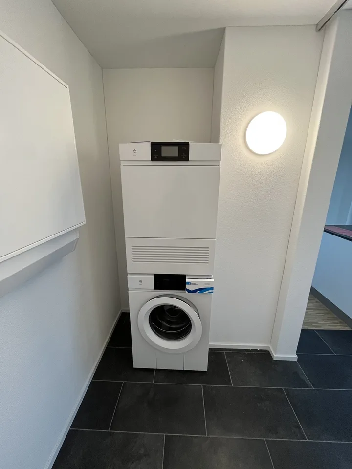 totalsanierte 3.5 Zimmer-Attikawohnung - exklusive Aussicht im 11. OG