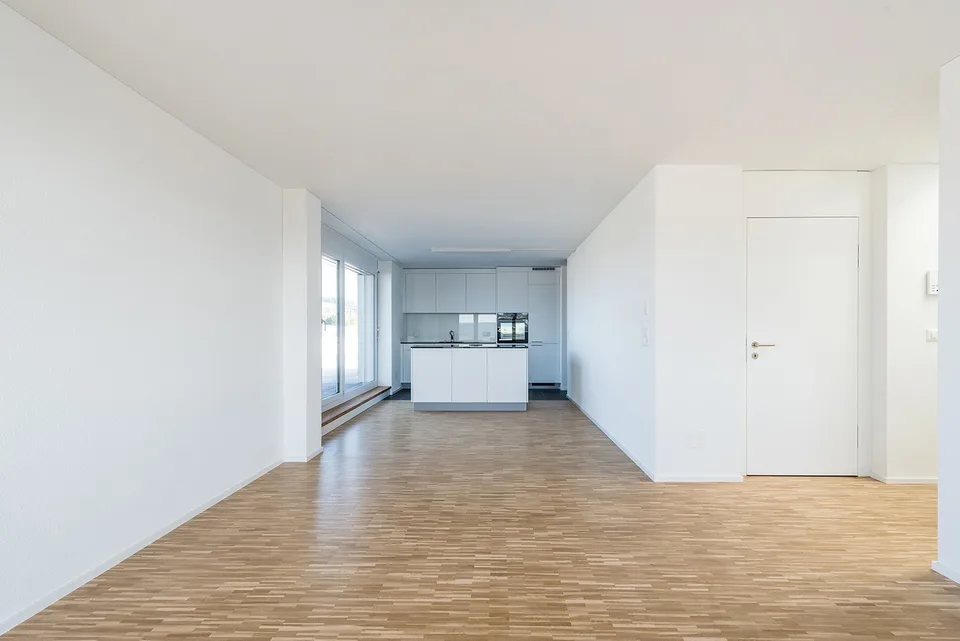 totalsanierte 3.5 Zimmer-Attikawohnung - exklusive Aussicht im 11. OG