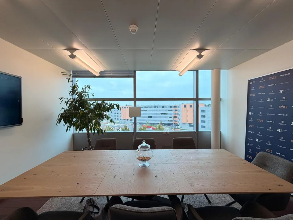 Superbe surface de bureaux de 115 m² avec grande terrasse et 2 parkings – Grand-Saconnex
