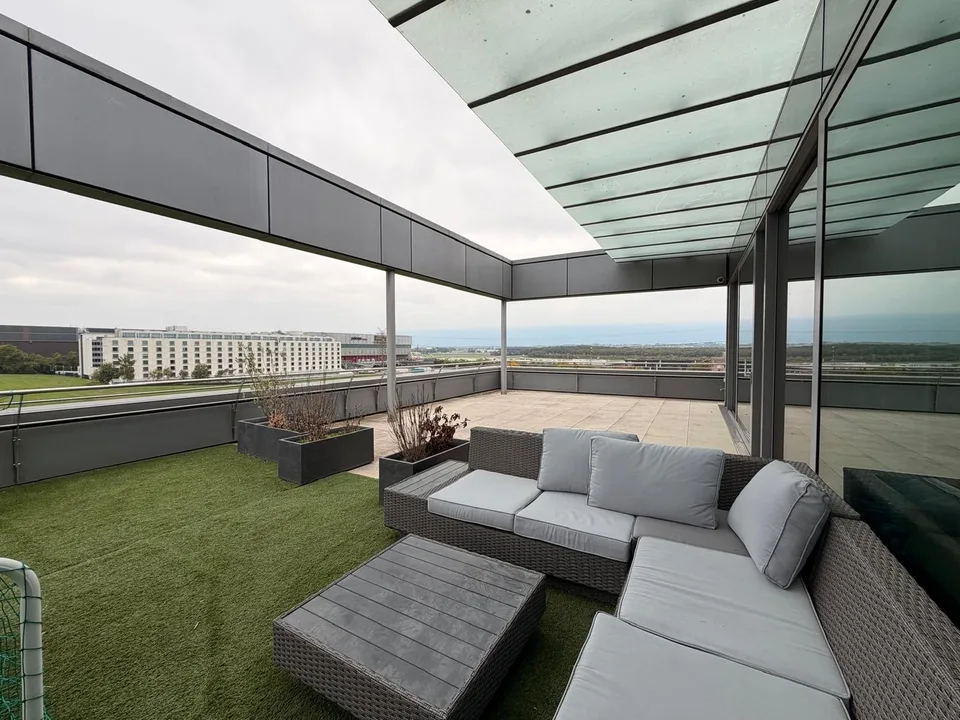 Superbe surface de bureaux de 115 m² avec grande terrasse et 2 parkings – Grand-Saconnex