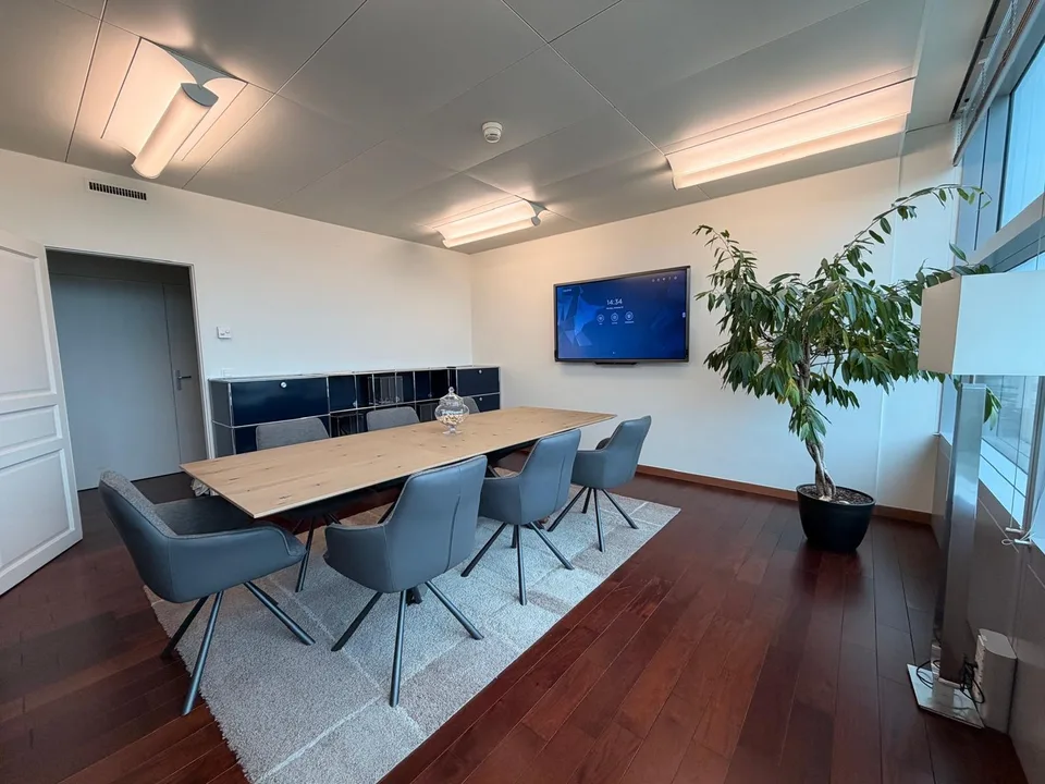 Superbe surface de bureaux de 115 m² avec grande terrasse et 2 parkings – Grand-Saconnex