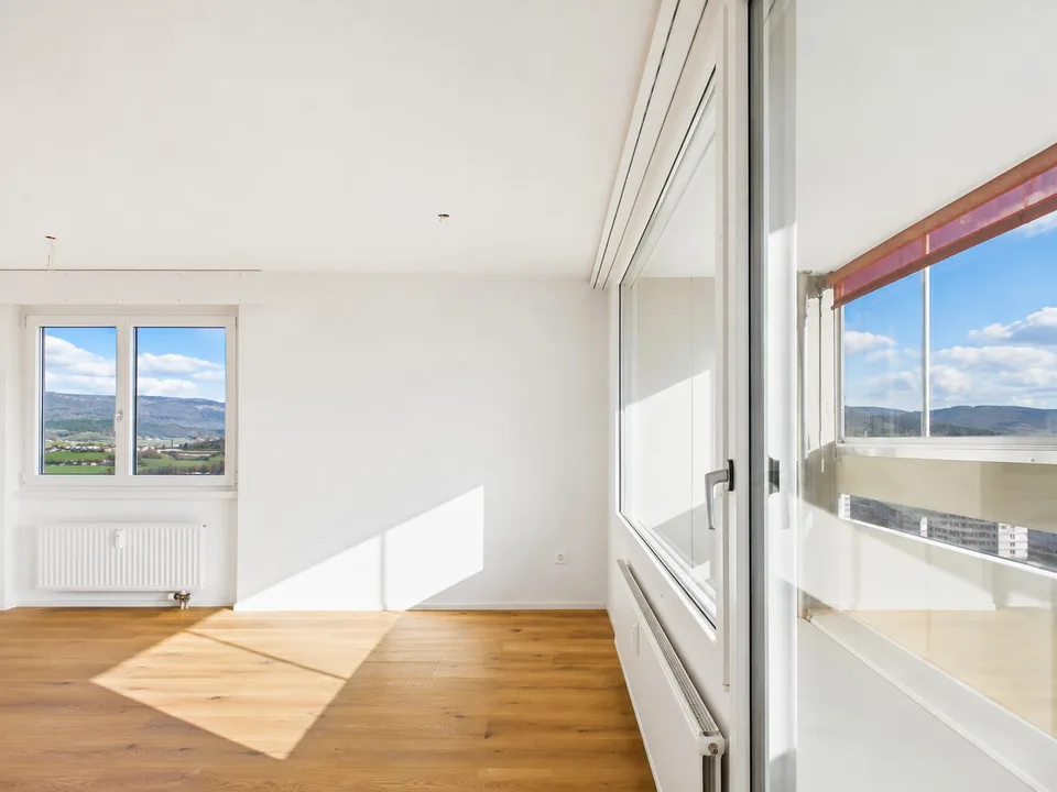 LICHTDURCHFLUTETE 4.5-ZIMMER-WOHNUNG MIT WEITSICHT