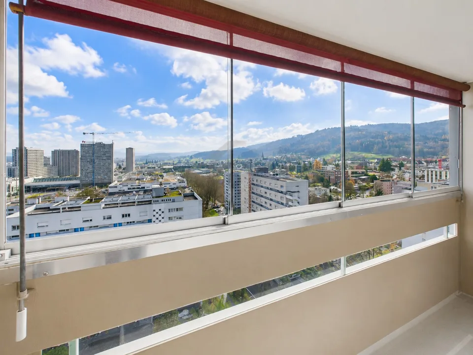 LICHTDURCHFLUTETE 4.5-ZIMMER-WOHNUNG MIT WEITSICHT