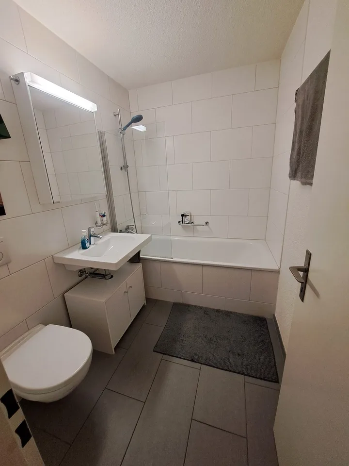 Appartement en rez-de-chaussée de 4,5 pièces convivial pour les familles à Wädenswil