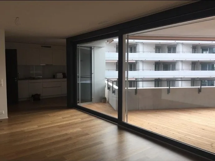 Modern 2.5 room apt., 72 sqm, huge balcony, garage and private washing machine. Permanent lease