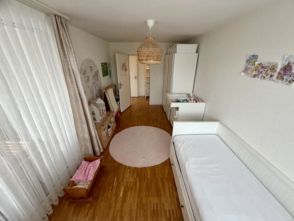 Helle 3.5-Zimmer-Wohnung, ca. 95 m² – 3 Min. zum Bahnhof Schlieren