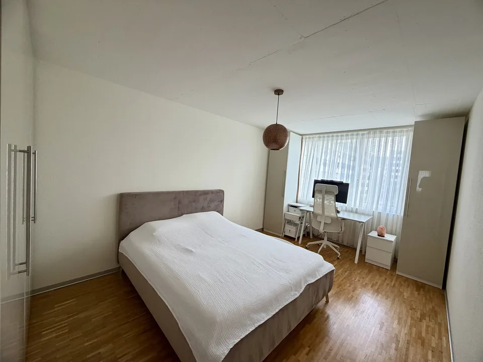 Helle 3.5-Zimmer-Wohnung, ca. 95 m² – 3 Min. zum Bahnhof Schlieren