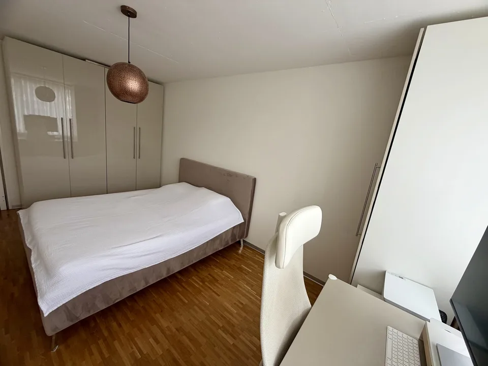 Helle 3.5-Zimmer-Wohnung, ca. 95 m² – 3 Min. zum Bahnhof Schlieren