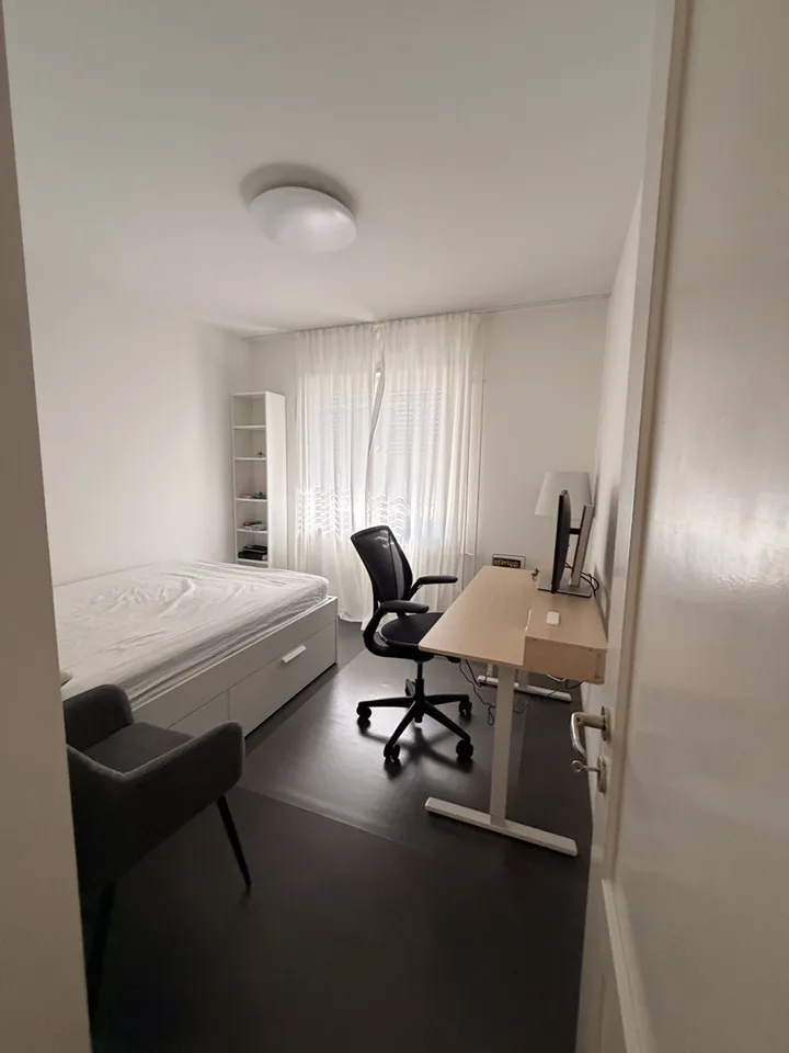 Furnished room in a shared 3.5-room flat — Zürich Enge