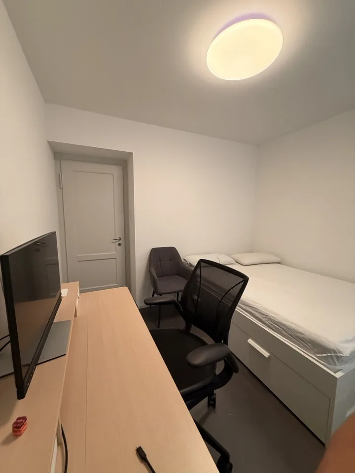 Furnished room in a shared 3.5-room flat — Zürich Enge