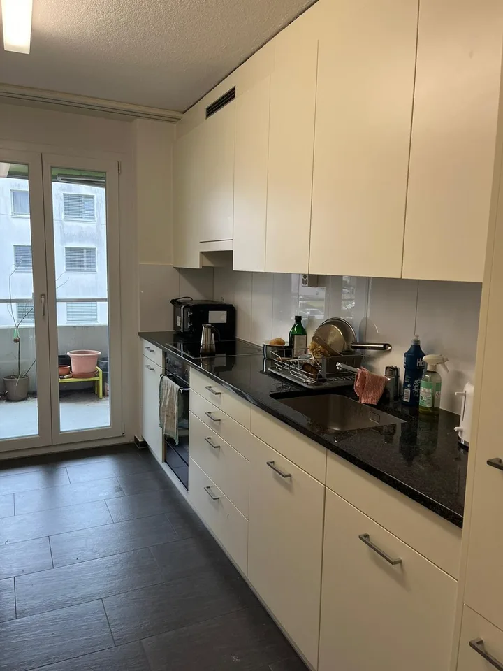 Cozy flatshare of 3 looks for new flatmate