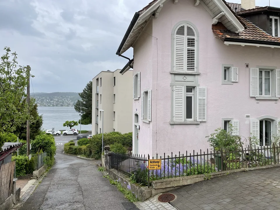Dachwohnung in Thalwil in Seenähe