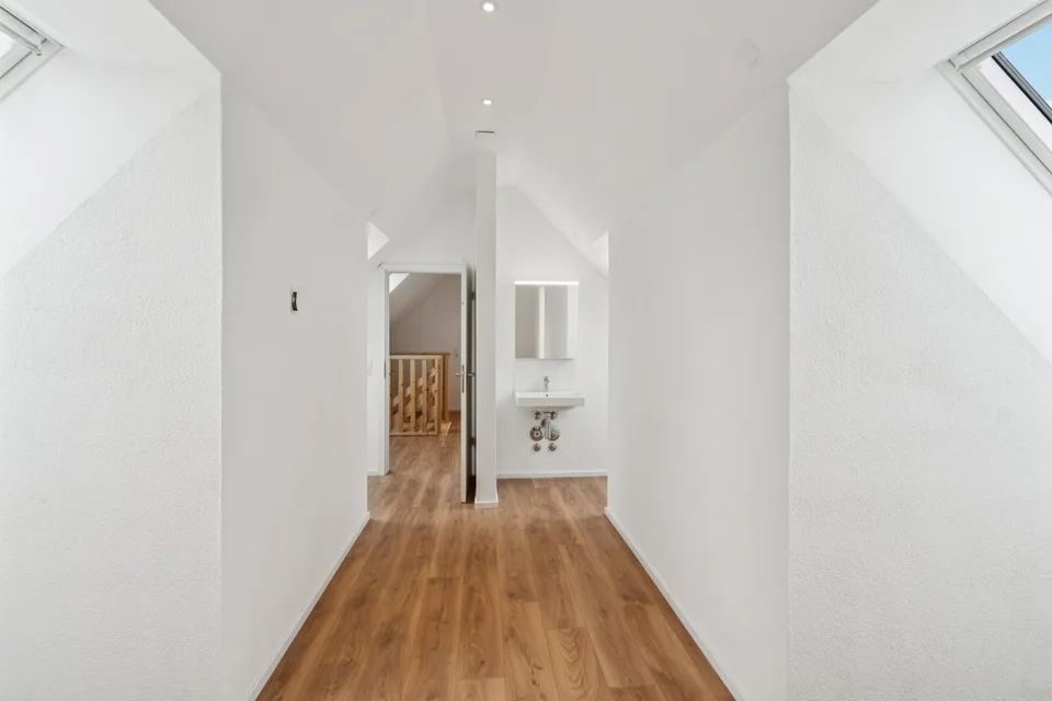 Wohnen auf höchstem Niveau  Traumhafte 6.5-Zimmer-Maisonette nach Totalsanierung