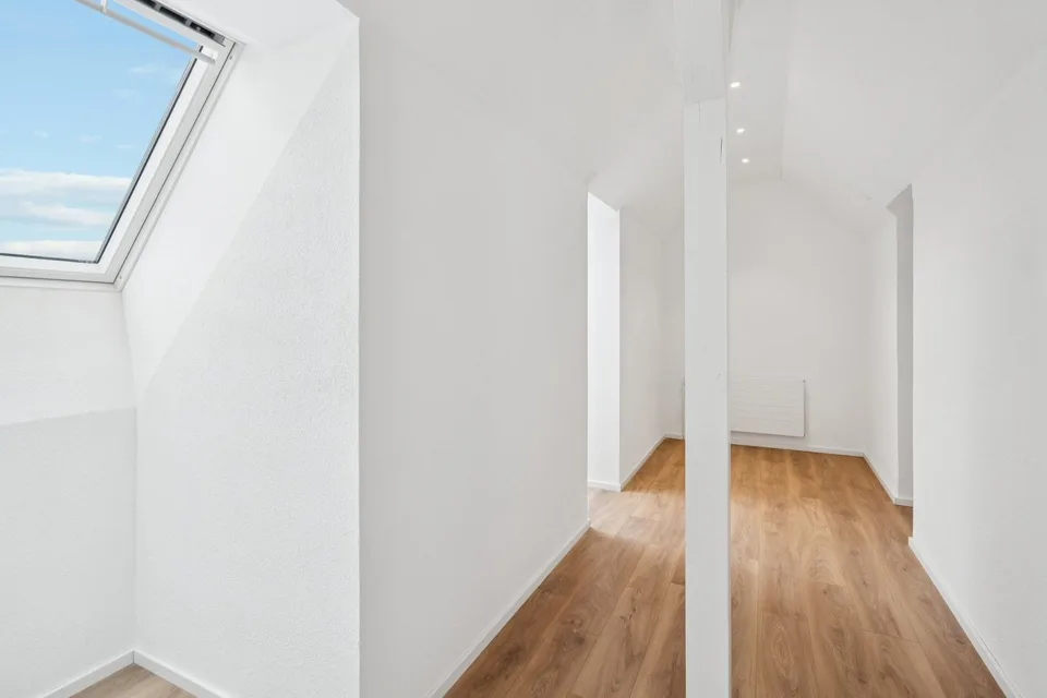Wohnen auf höchstem Niveau  Traumhafte 6.5-Zimmer-Maisonette nach Totalsanierung