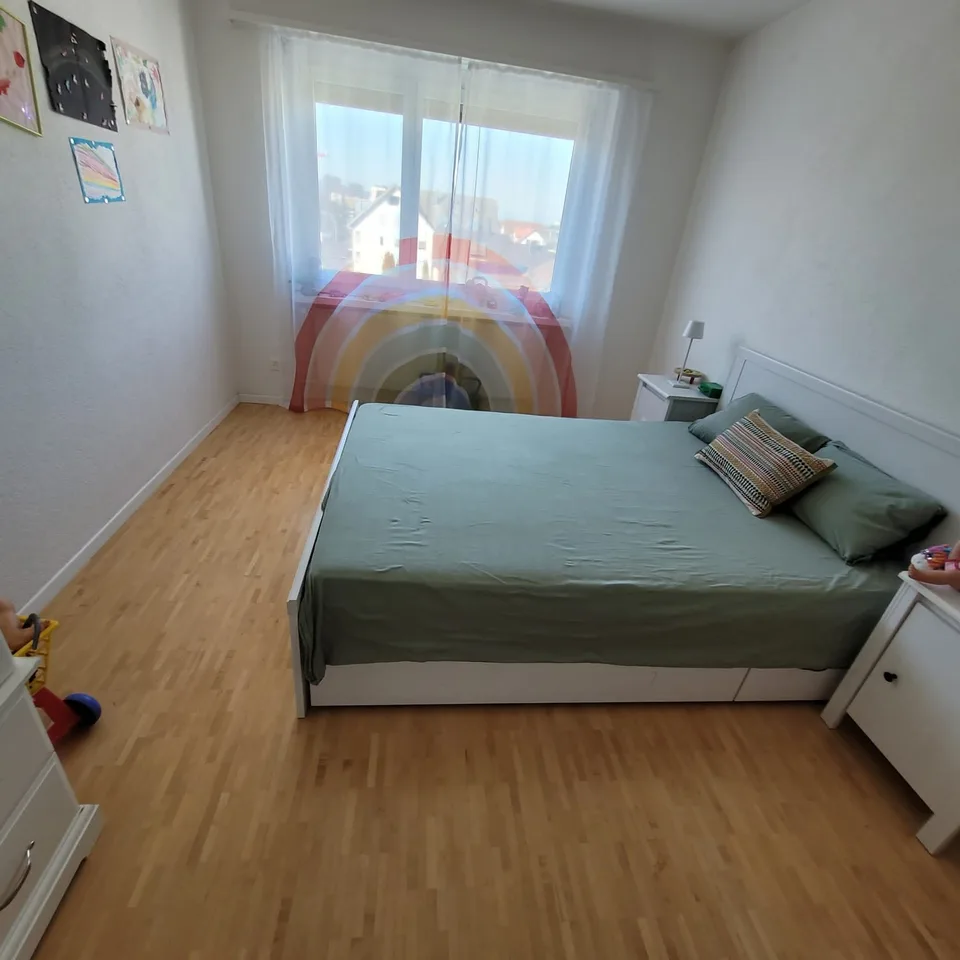 "Sonniges Wohnglück in Uster – 3.5 Zimmer, Balkon & Garage"