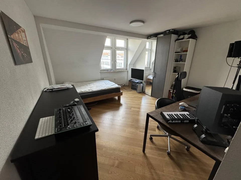 BEFRISTET, möbliertes WG Zimmer zu vermieten von 29.08.2026 - 30.09.2026
