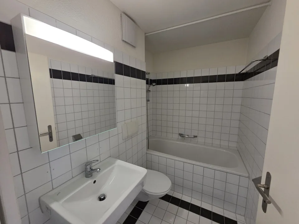 grosszügige 3.5-Zimmer-Wohnung Nähe Albisriederplatz und Lochergut
