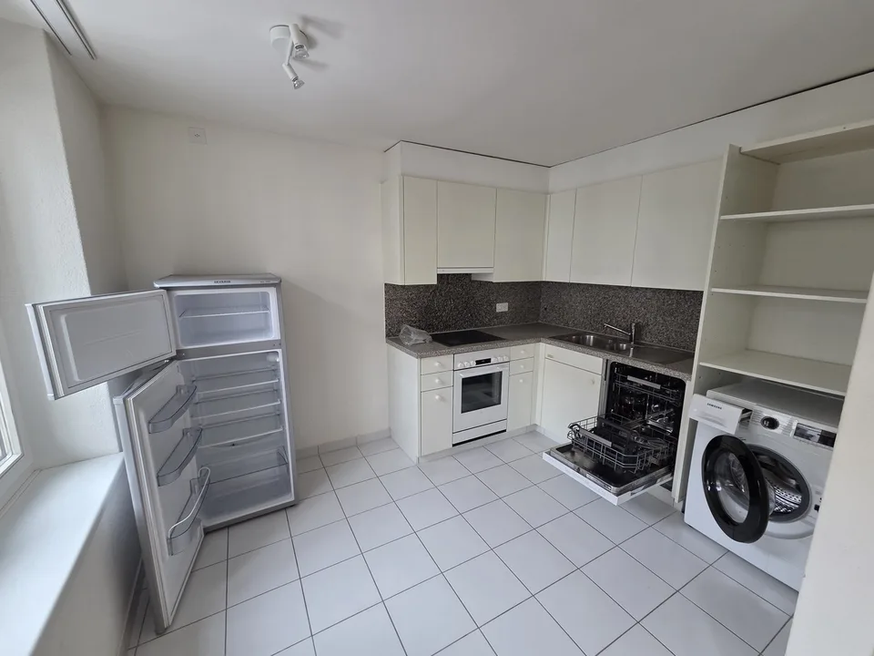 grosszügige 3.5-Zimmer-Wohnung Nähe Albisriederplatz und Lochergut