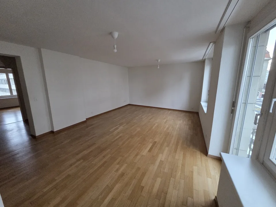 grosszügige 3.5-Zimmer-Wohnung Nähe Albisriederplatz und Lochergut