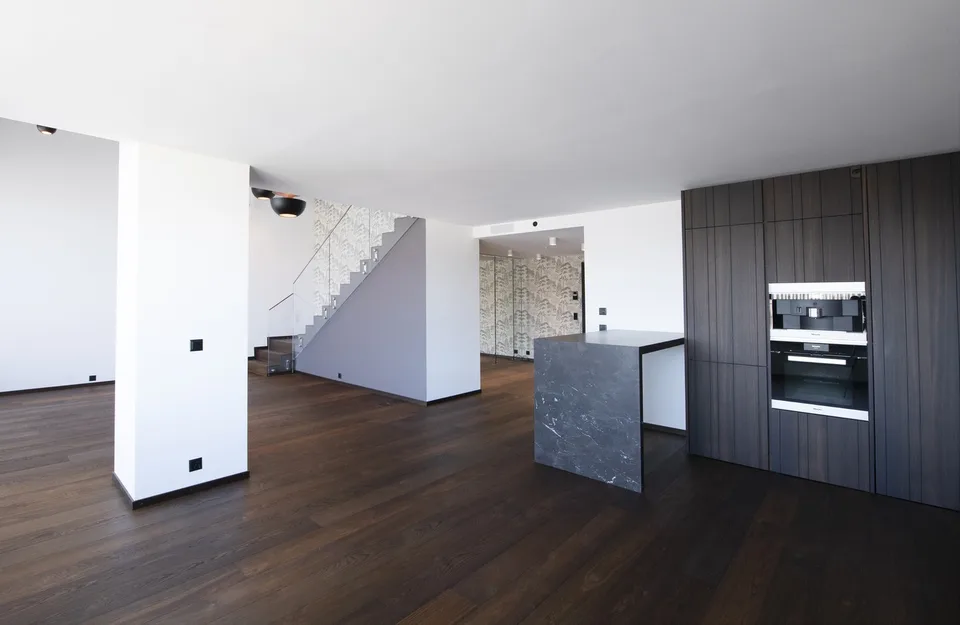 Zweistöckiges Luxus-Penthouse mit fantastischer Sicht über die Stadt Zürich