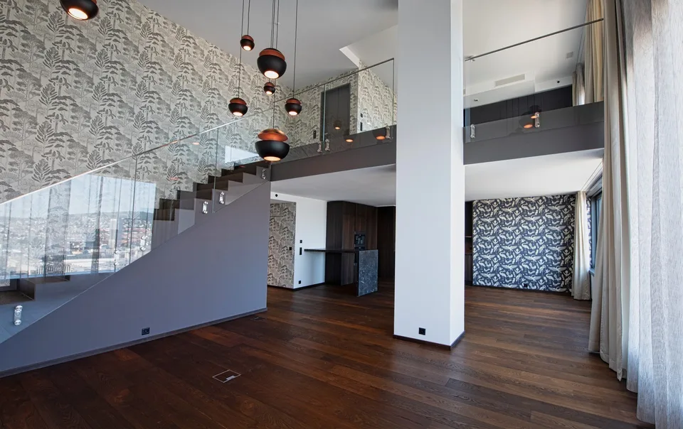 Zweistöckiges Luxus-Penthouse mit fantastischer Sicht über die Stadt Zürich